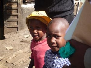 ケニアのスラムの子供たち